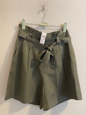 Banana Republic Super soft fabric High -Waist Olive Green  Shorts with Tie Belt